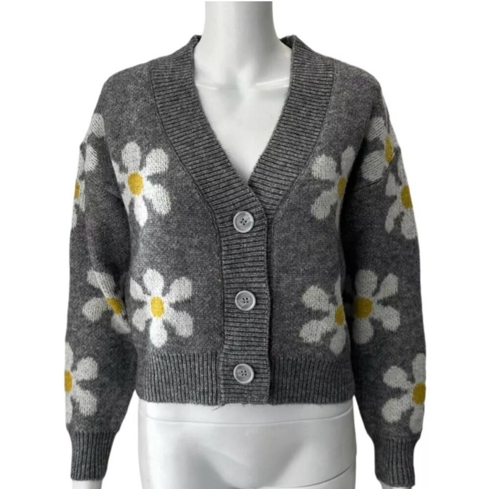 Tahari gray cropped cardigan with white and yellow flowers, size Medium